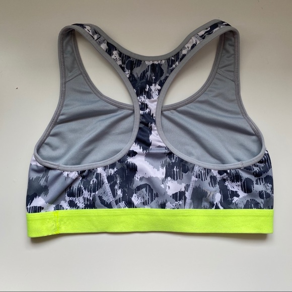 Old Navy Active Racerback Sports Bra Size M - Picture 2 of 3